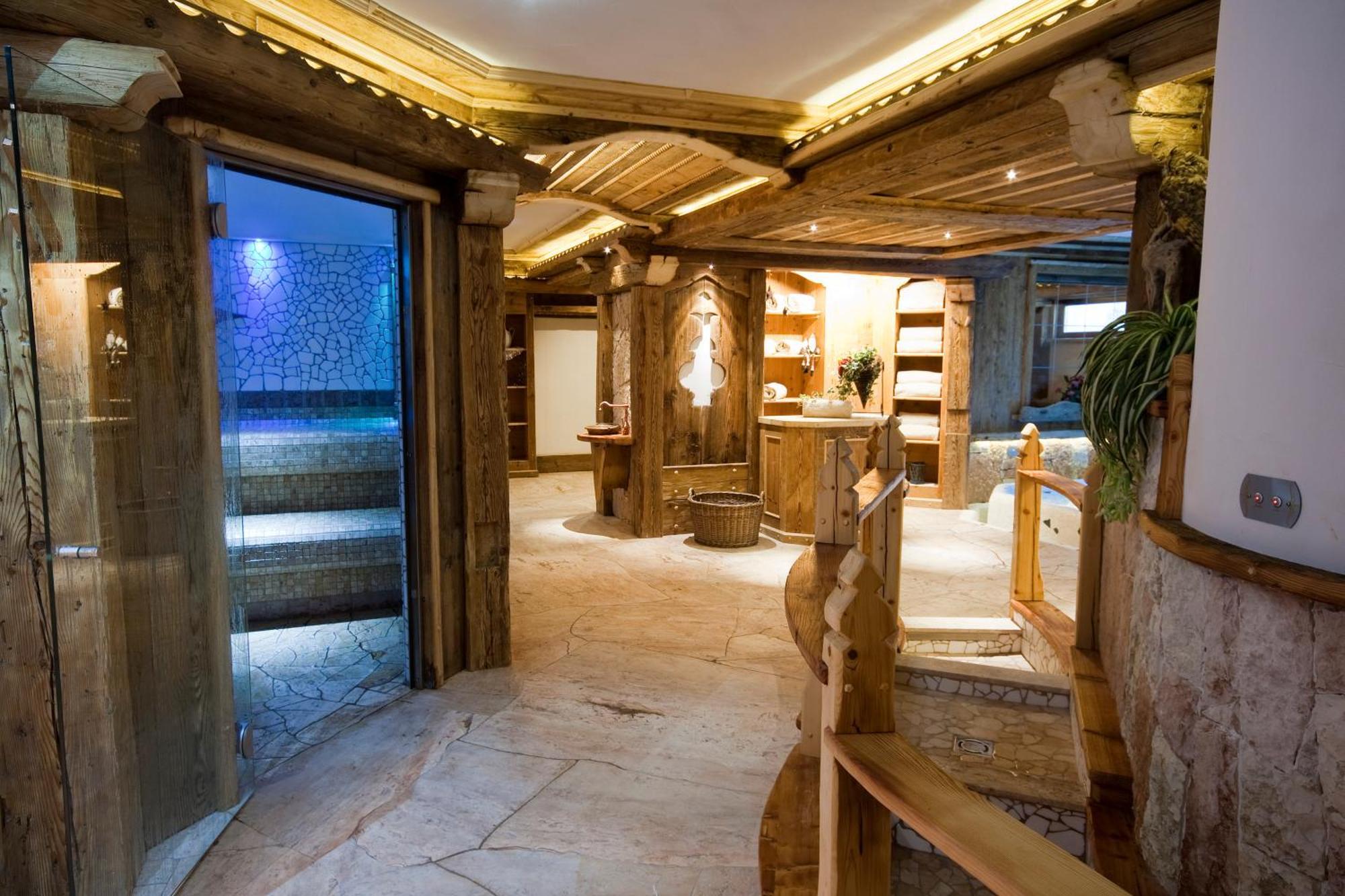 Wellness Hotel Dolomia Soraga Esterno foto