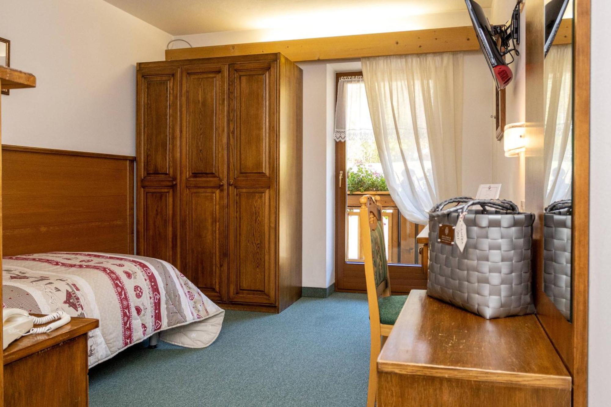 Wellness Hotel Dolomia Soraga Esterno foto