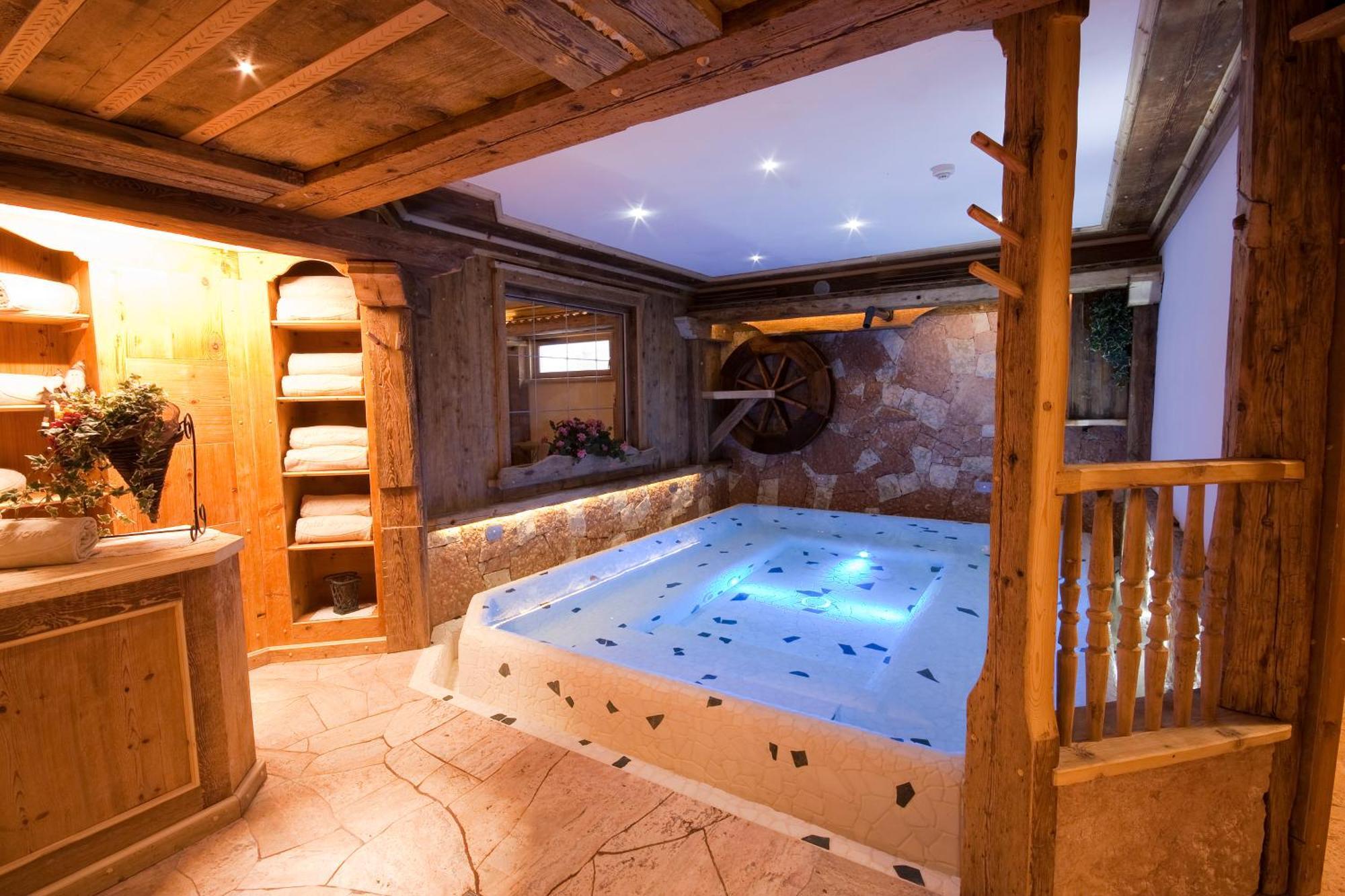 Wellness Hotel Dolomia Soraga Esterno foto