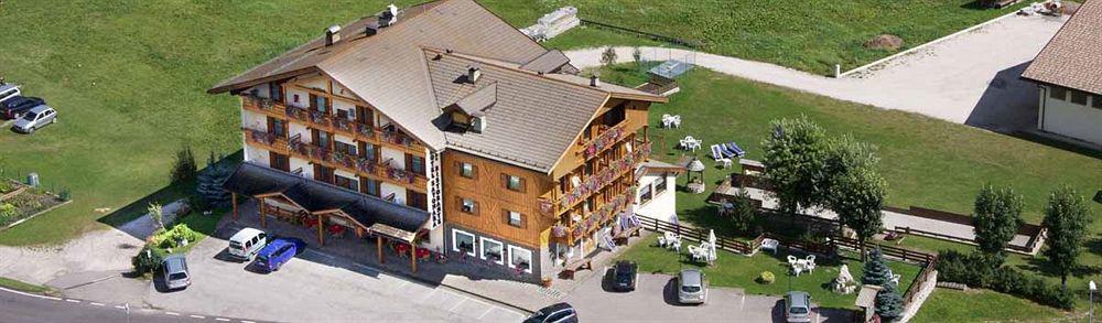 Wellness Hotel Dolomia Soraga Esterno foto
