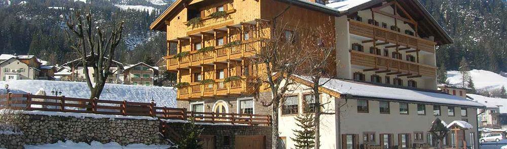 Wellness Hotel Dolomia Soraga Esterno foto