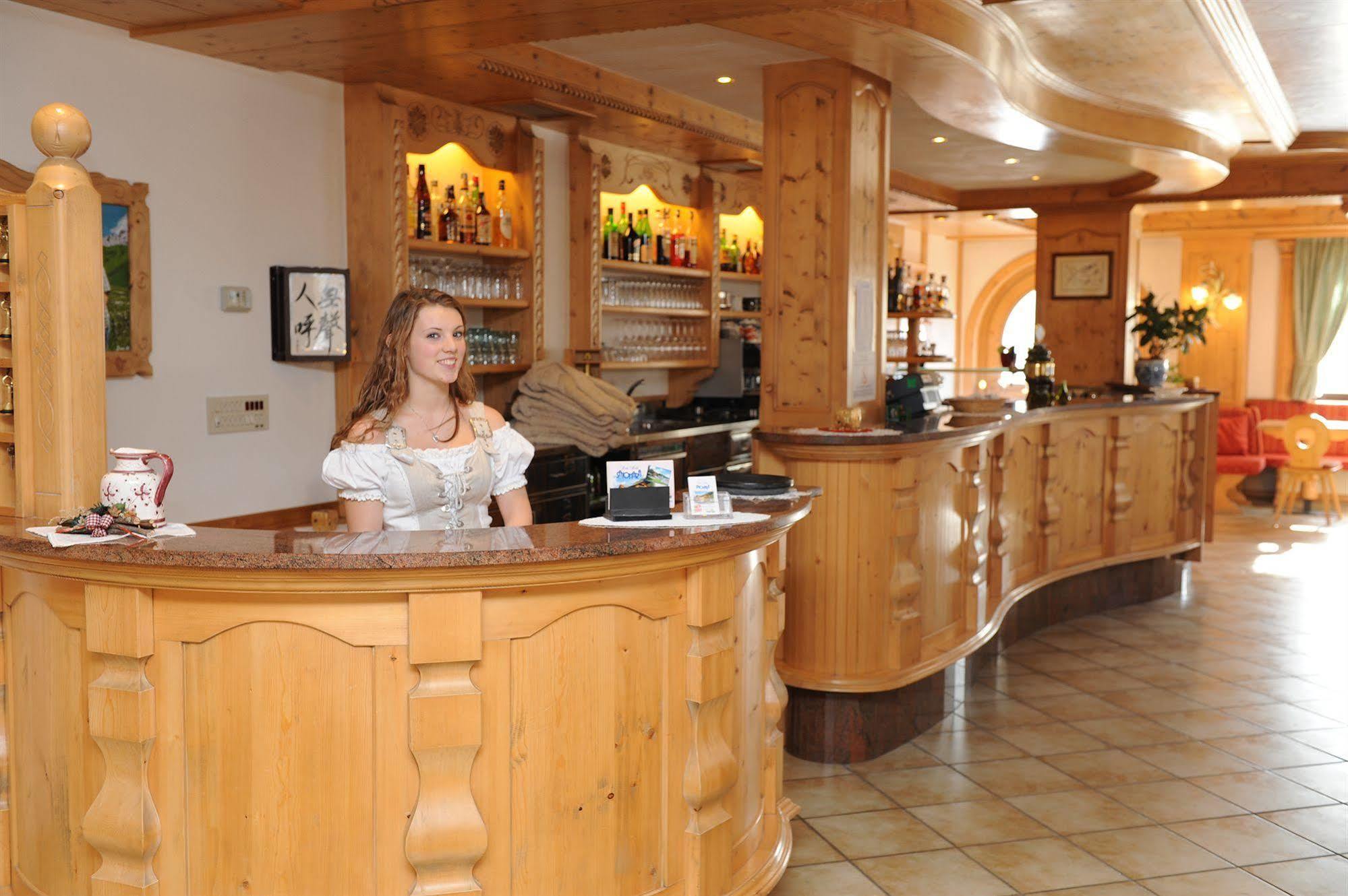 Wellness Hotel Dolomia Soraga Esterno foto